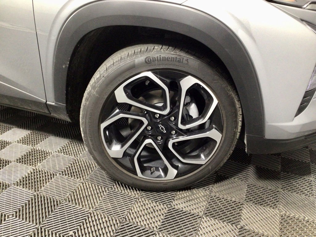 Used 2025 Chevrolet Trax RS image 35