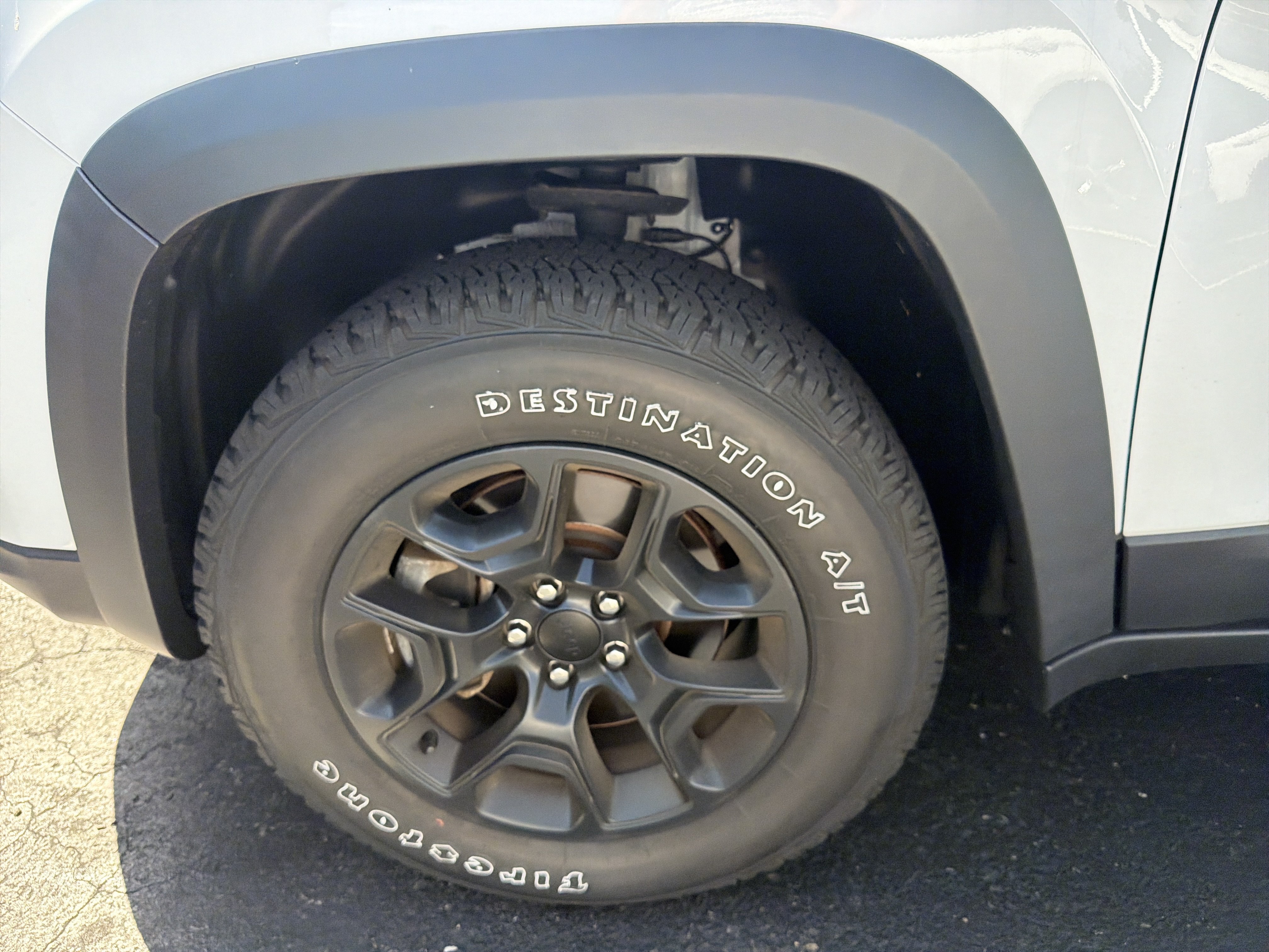 Used 2022 Jeep Cherokee Latitude w/ Sun & Sound Group AWD/4WD image 18