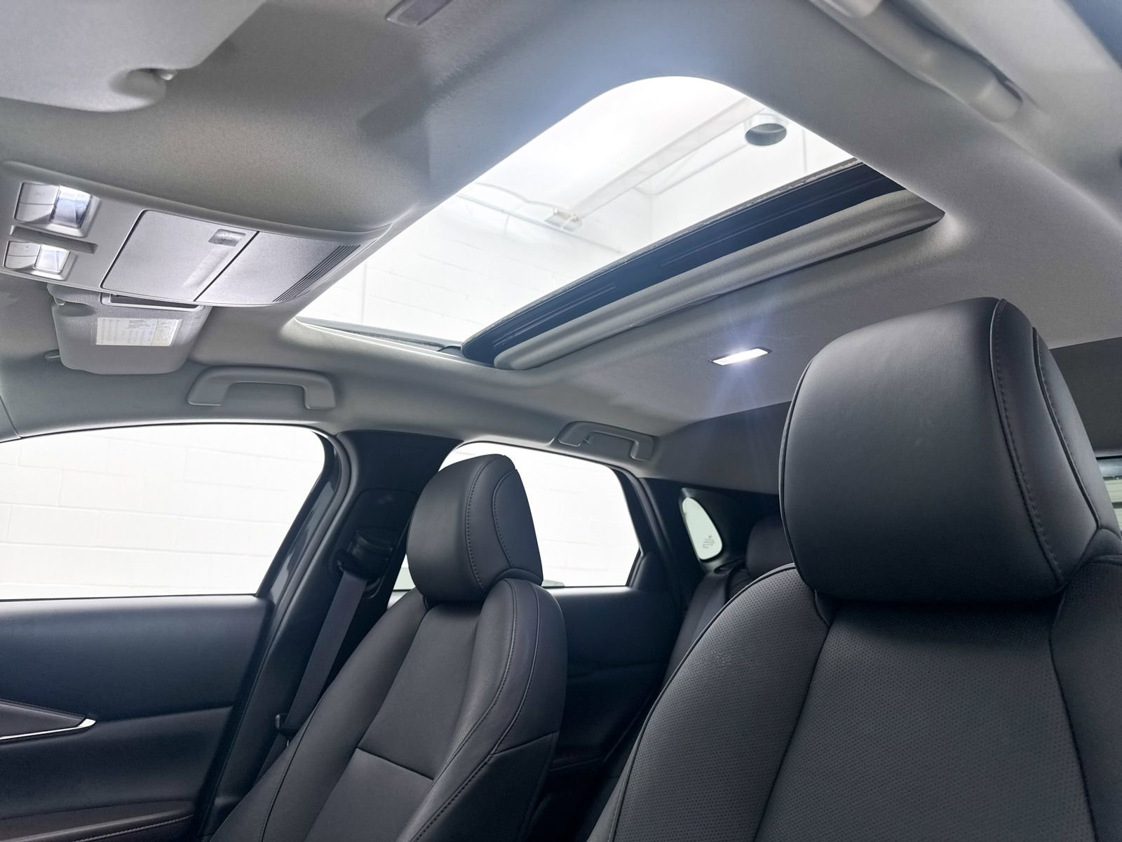 Certified 2025 MAZDA CX-30 AWD 2.5 S w/ Premium Package image 3