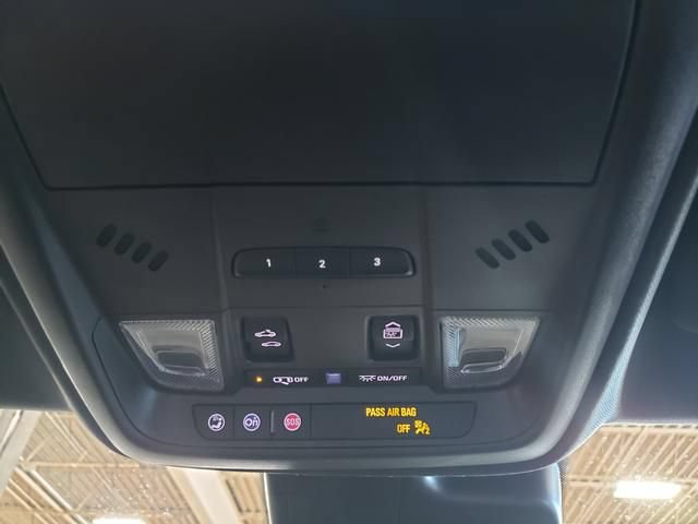 Used 2023 Cadillac XT4 Premium Luxury w/ Cold Weather Package AWD/4WD image 23