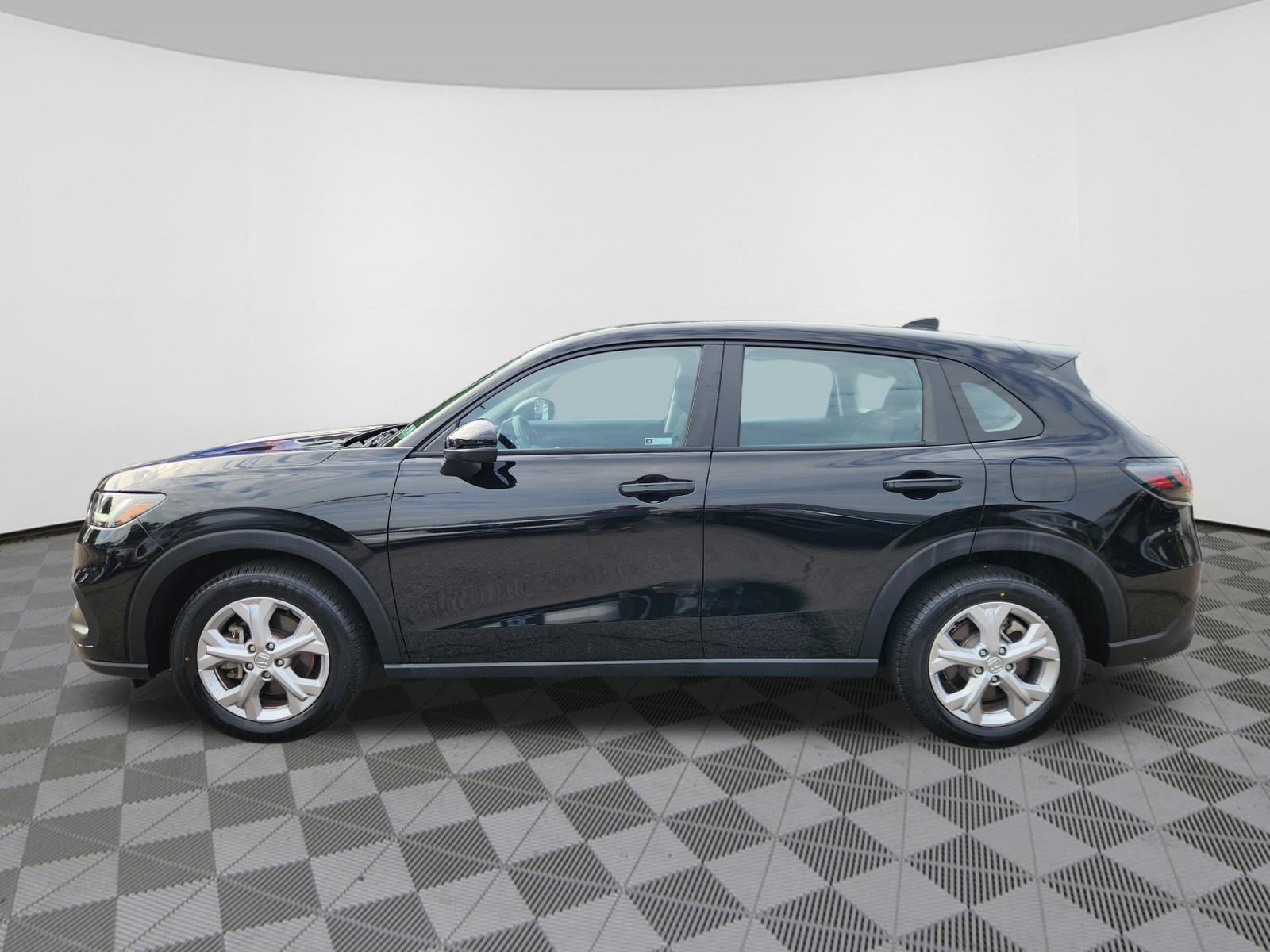 Certified 2024 Honda HR-V LX image 5