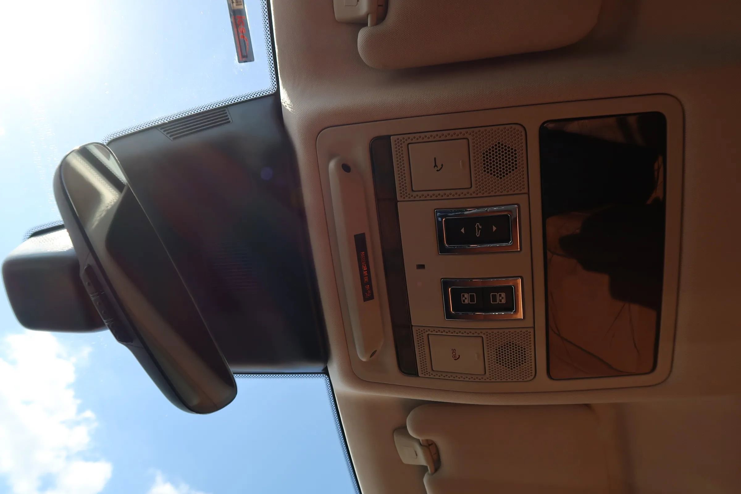 Used 2019 Jaguar XJ R-Sport image 38