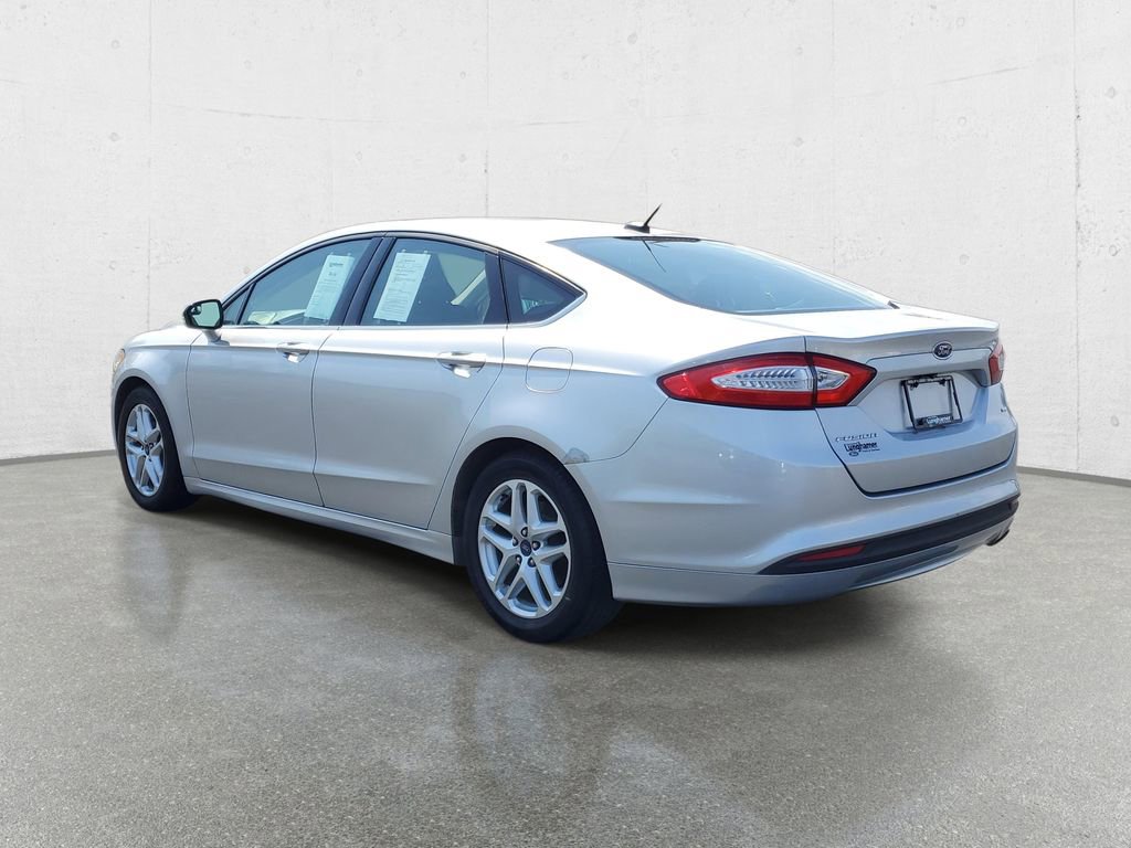 Used 2015 Ford Fusion SE FWD image 5