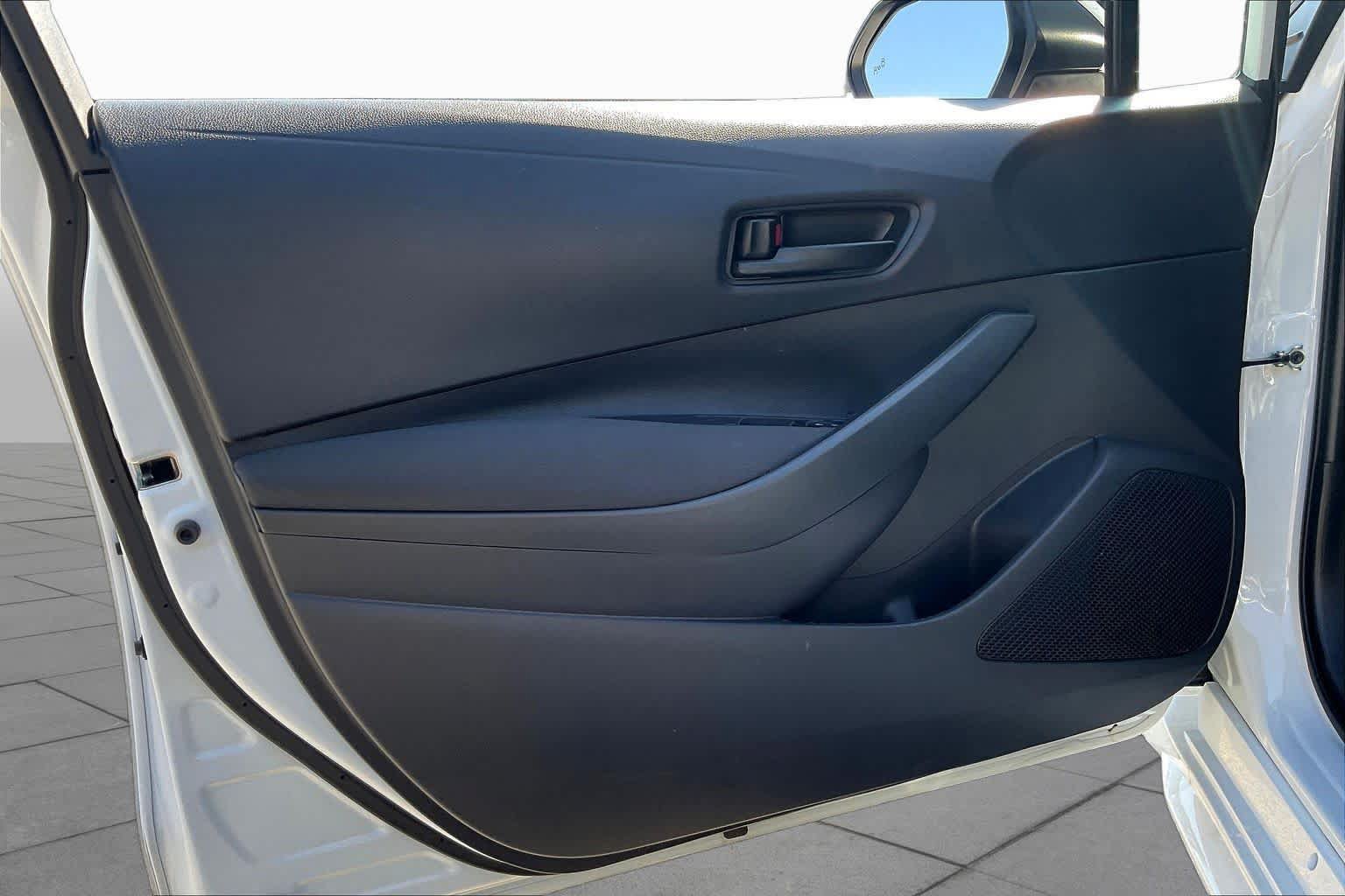 Used 2026 Toyota Corolla LE FWD image 21