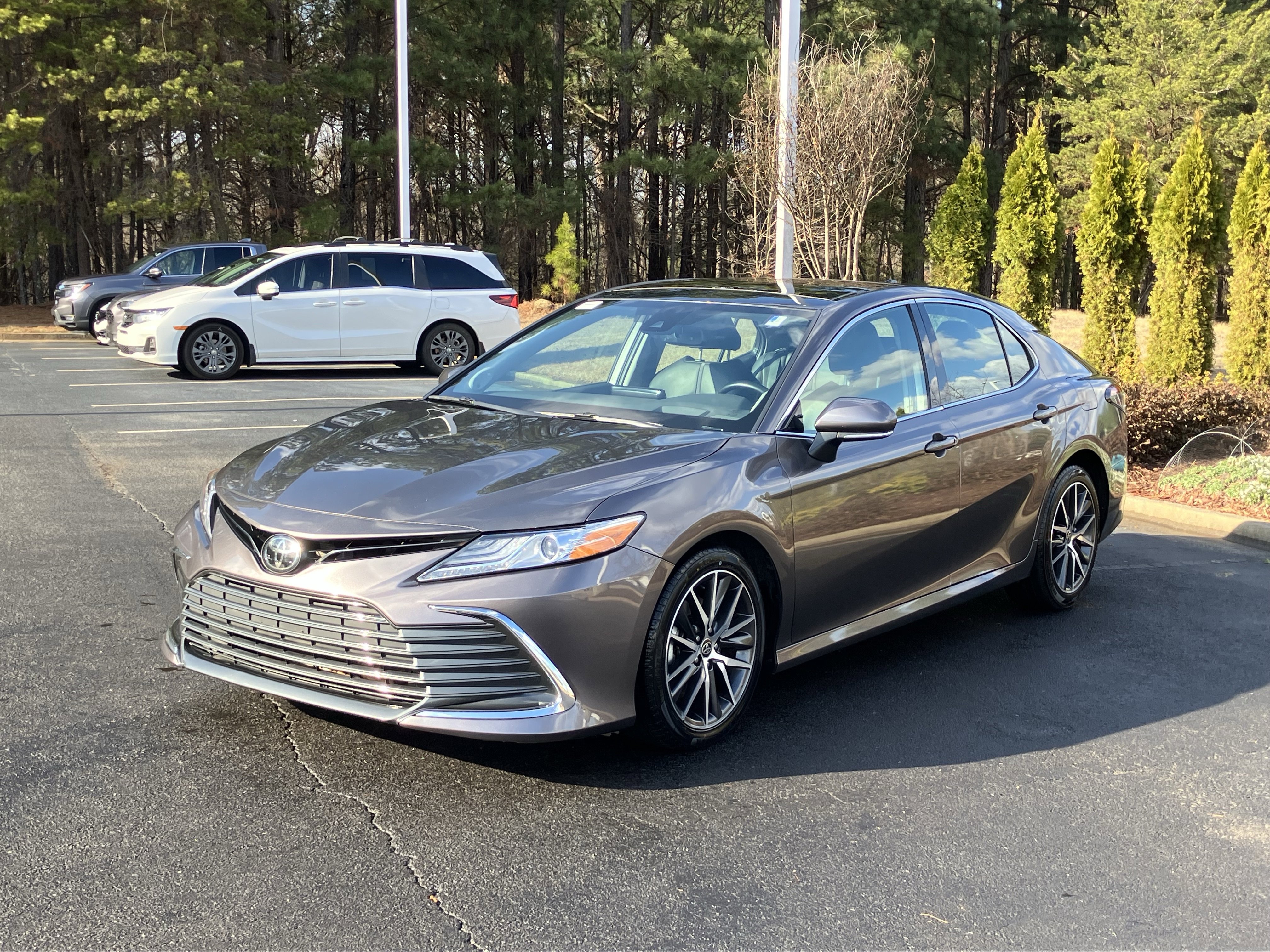 Used 2023 Toyota Camry XLE FWD image 6