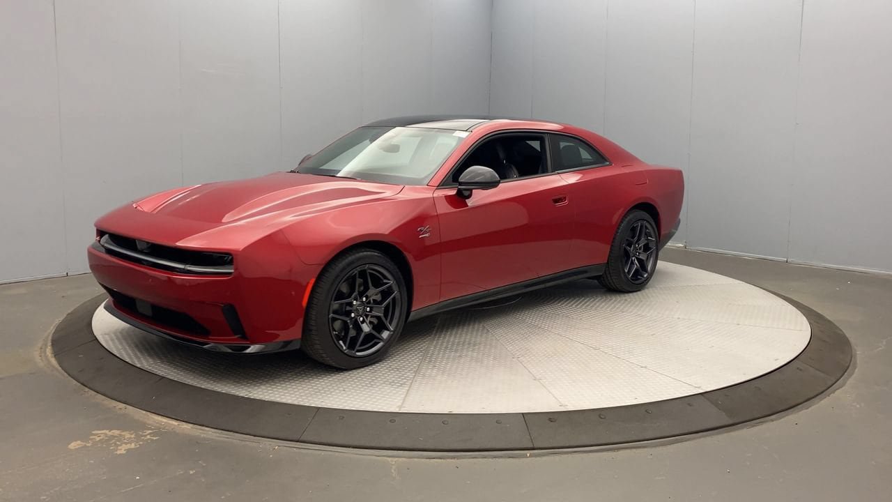 Used 2024 Dodge Charger Daytona R/T w/ Plus Group AWD/4WD image 9