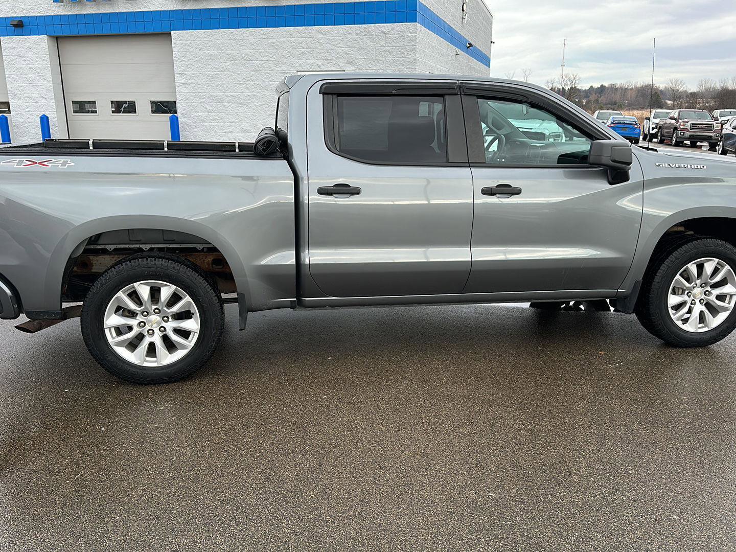 Used 2020 Chevrolet Silverado 1500 Custom w/ Custom Value Package image 8