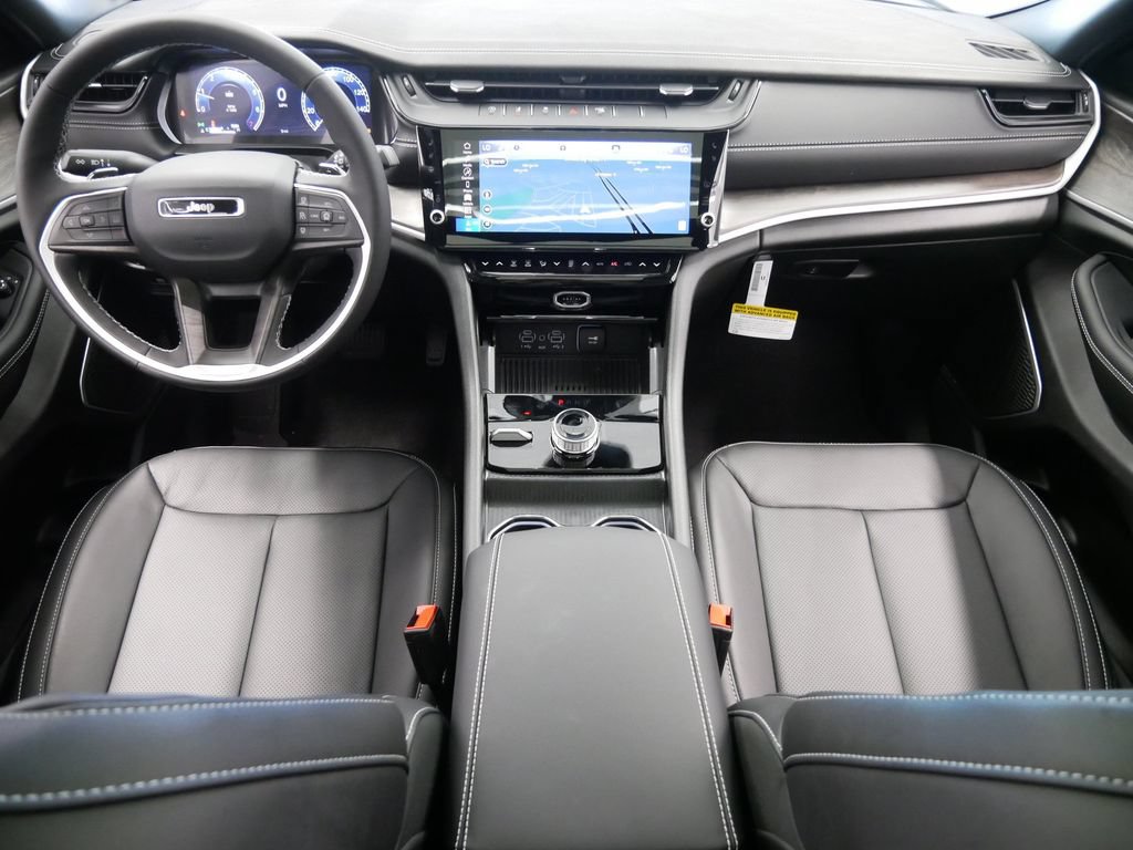 New 2027 Jeep Grand Cherokee Limited AWD/4WD image 17