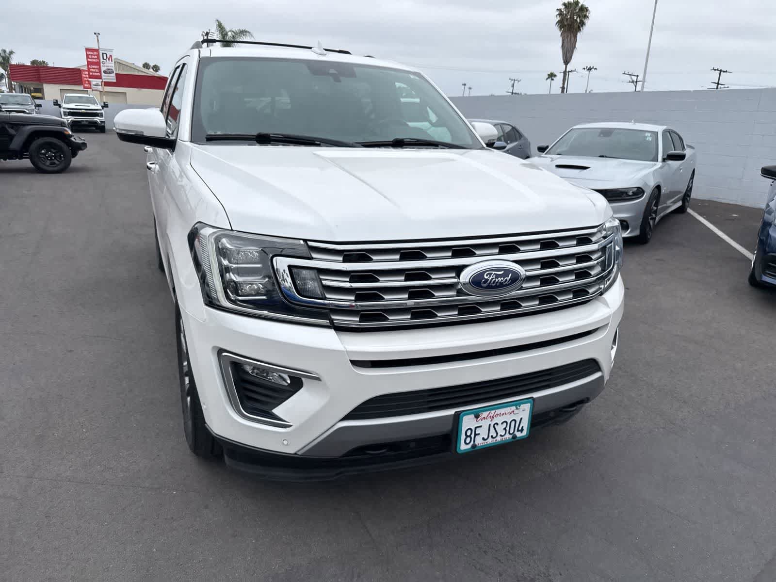 Used 2018 Ford Expedition Limited w/ Equipment Group 301A AWD/4WD image 6