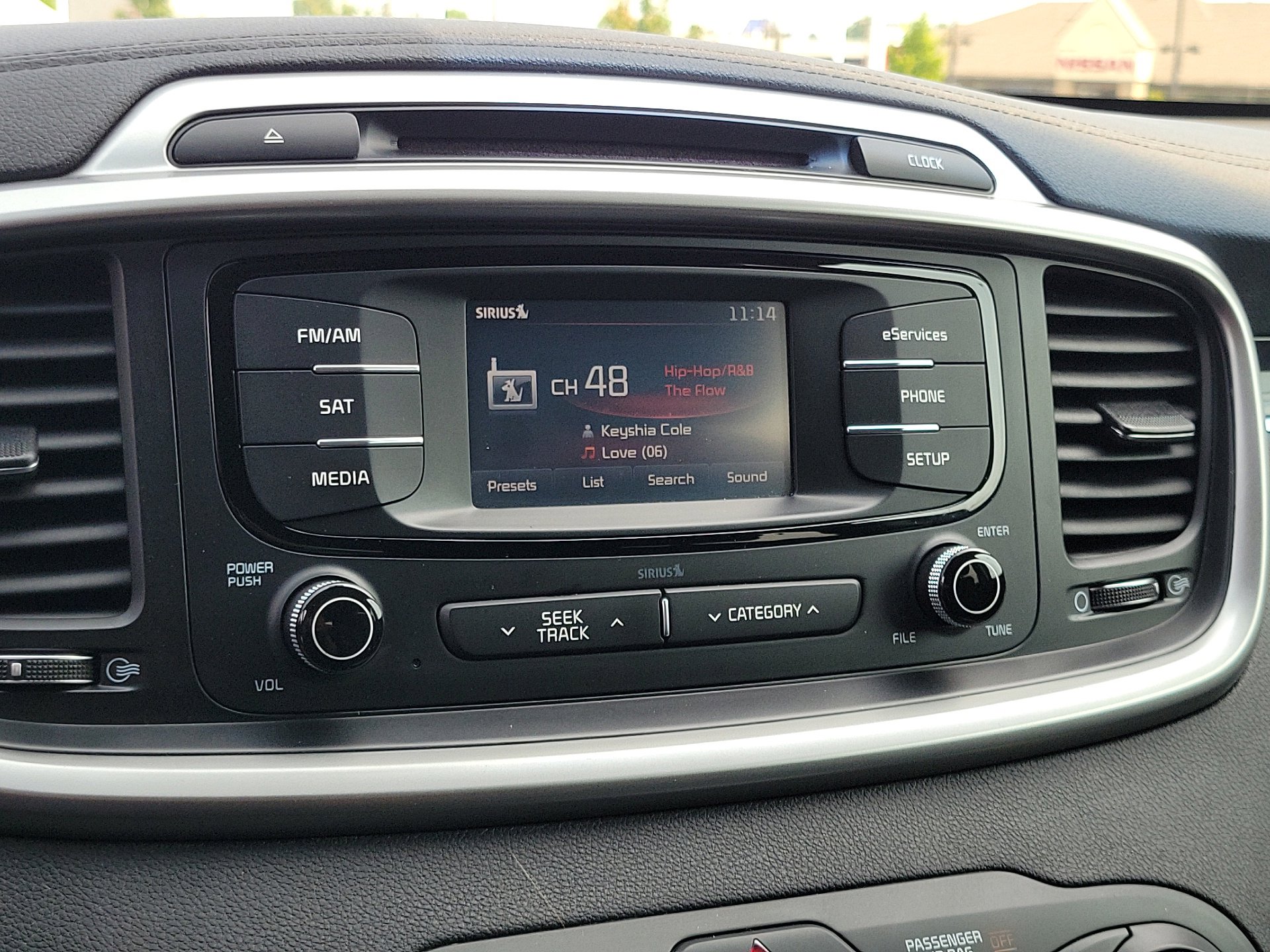 Used 2016 Kia Sorento LX w/ LX Convenience Package image 21