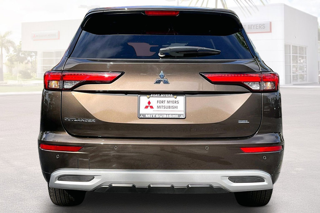 Used 2024 Mitsubishi Outlander SEL FWD image 15