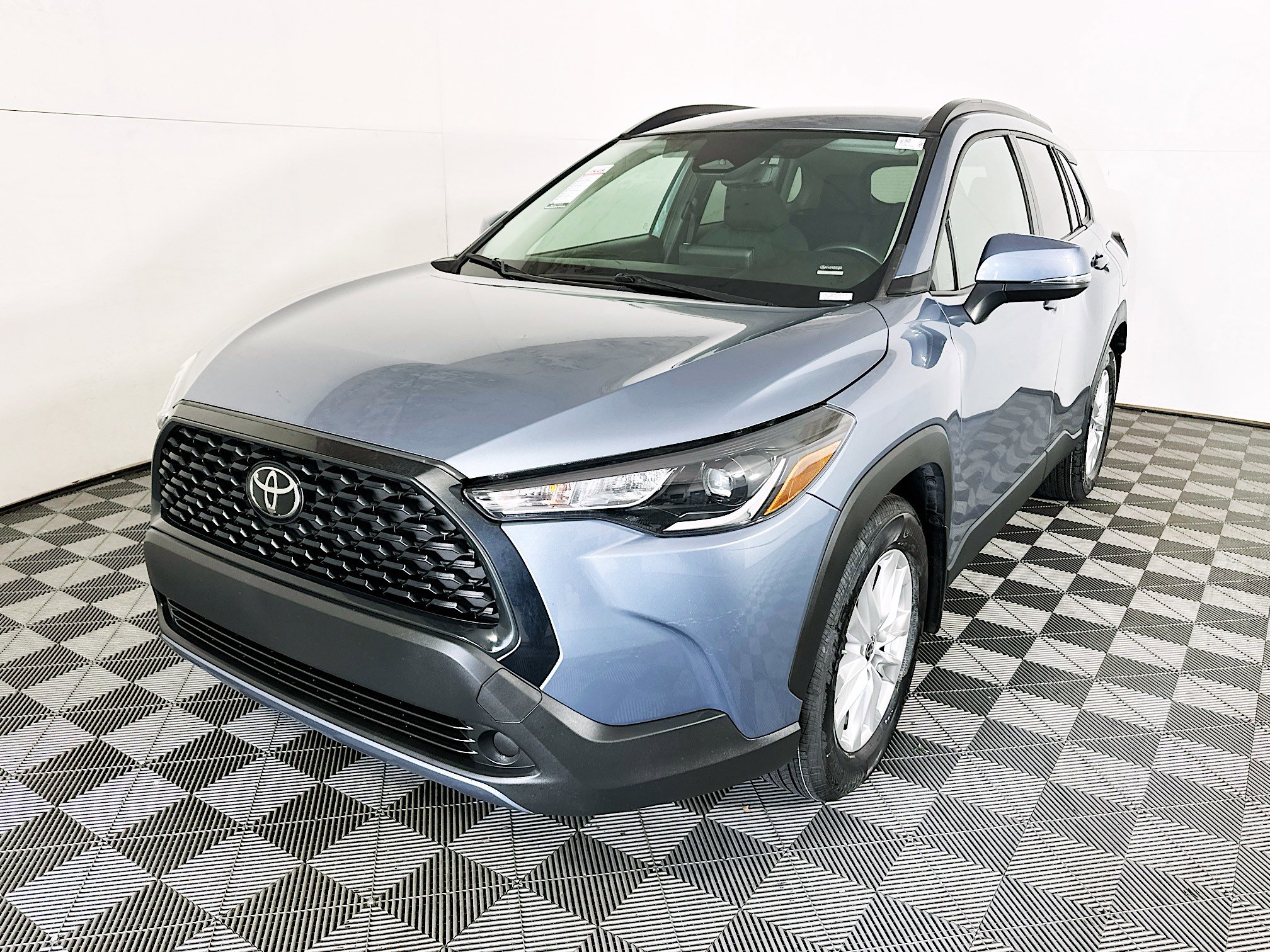 Used 2024 Toyota Corolla Cross LE FWD image 7