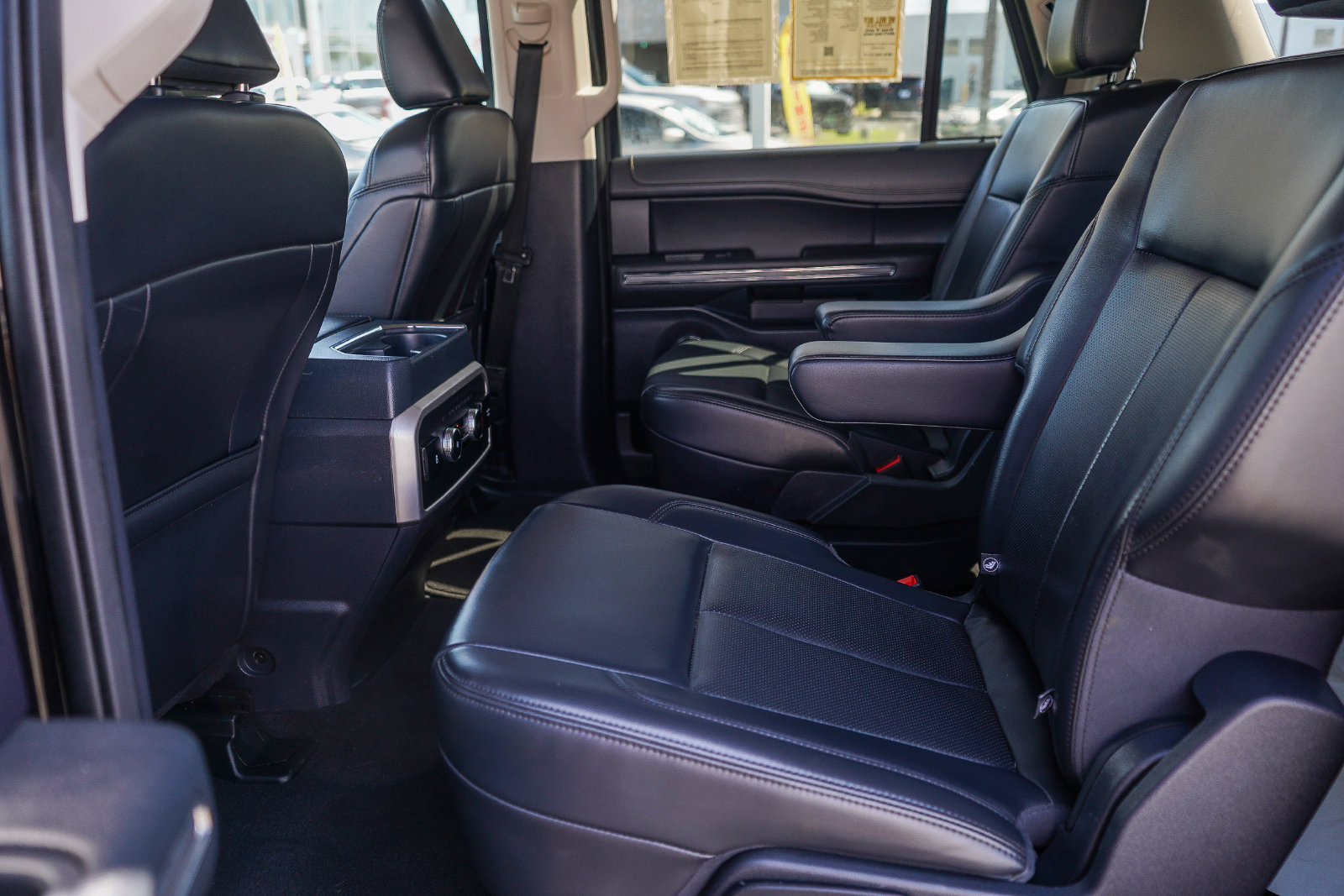 Used 2024 Ford Expedition XLT AWD/4WD image 20