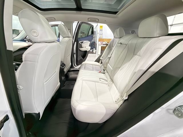 Certified 2025 Buick Envision Avenir image 11