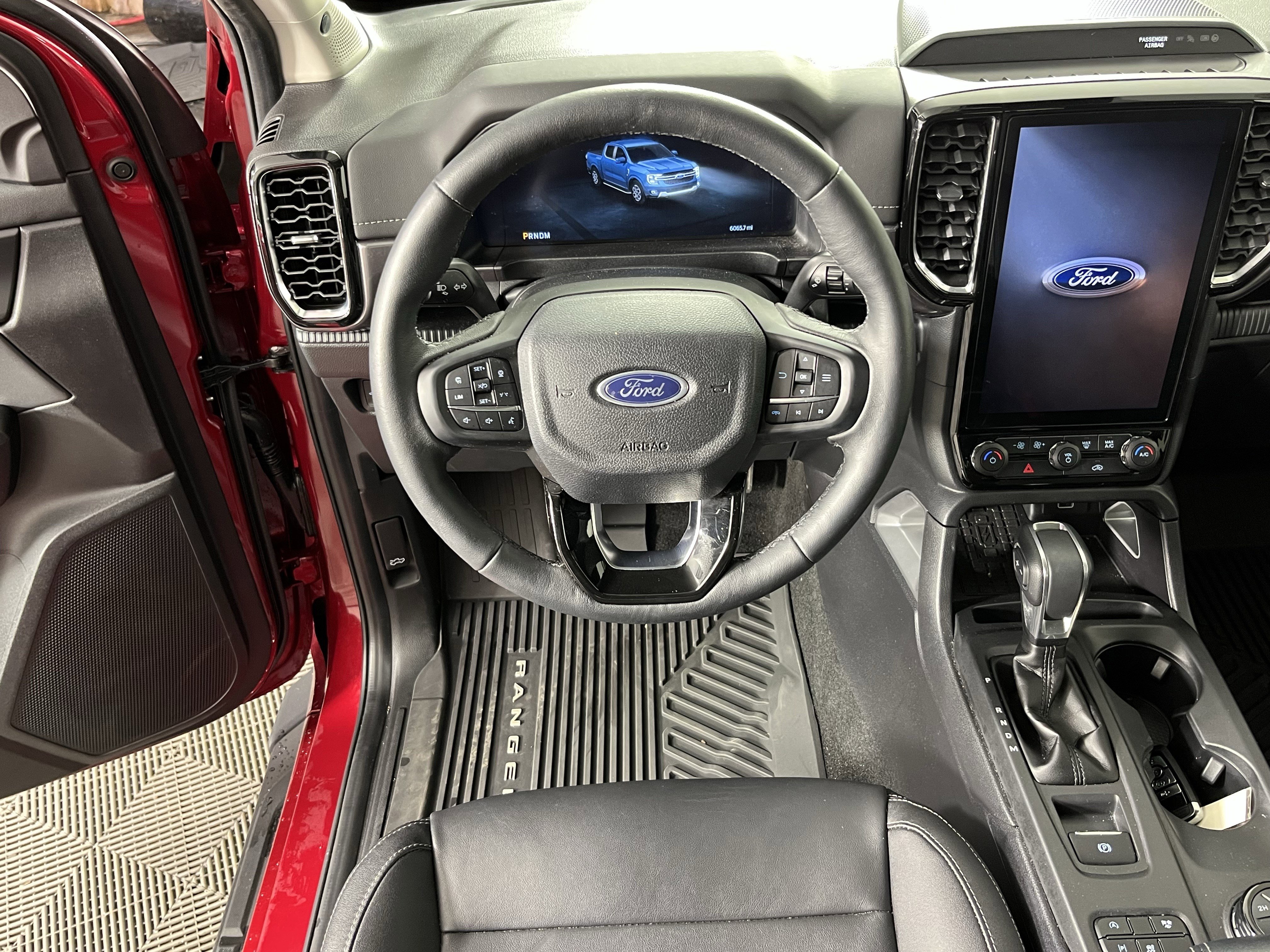 Used 2025 Ford Ranger Lariat w/ Chrome Accent Package image 13