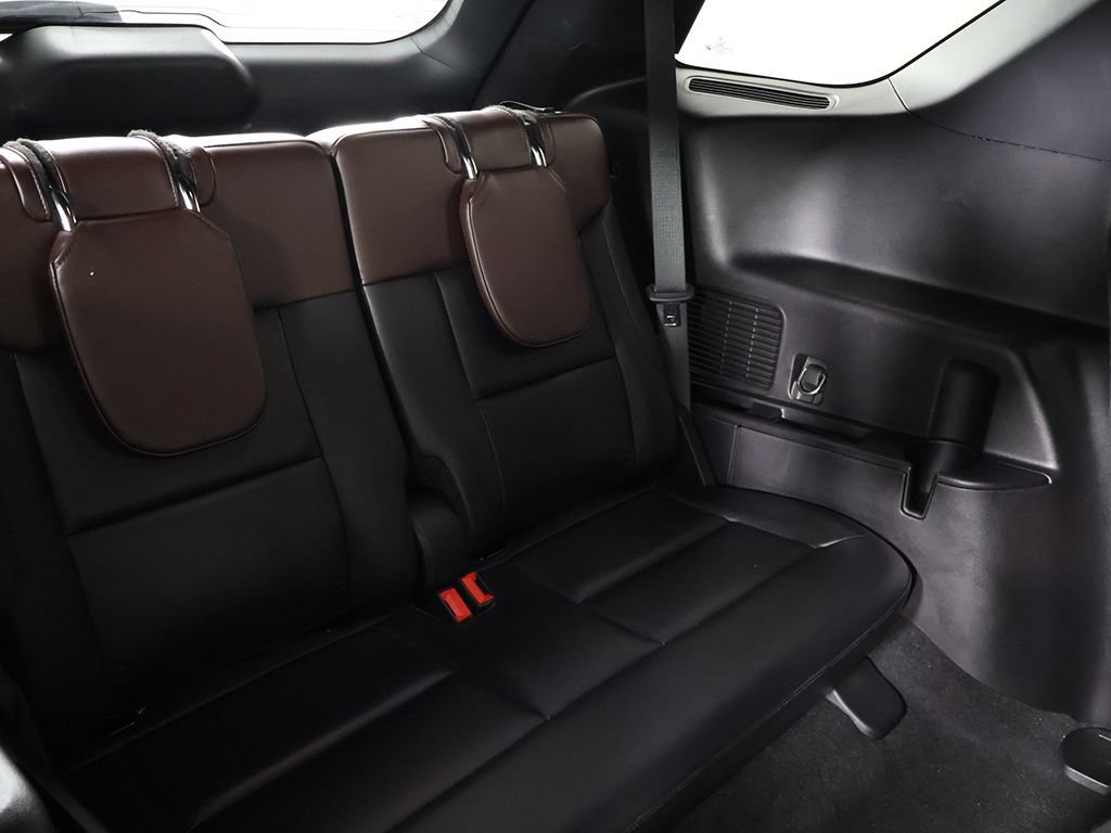 Used 2020 Ford Explorer Platinum w/ Premium Technology Package AWD/4WD image 39
