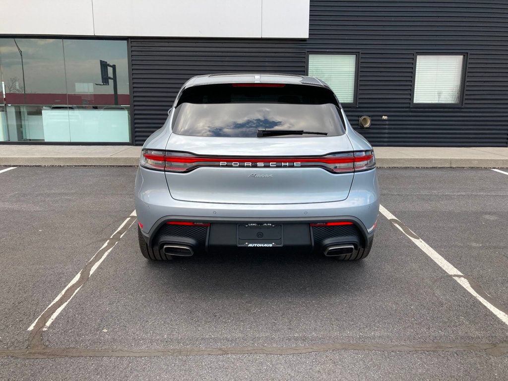 Used 2025 Porsche Macan AWD/4WD image 6