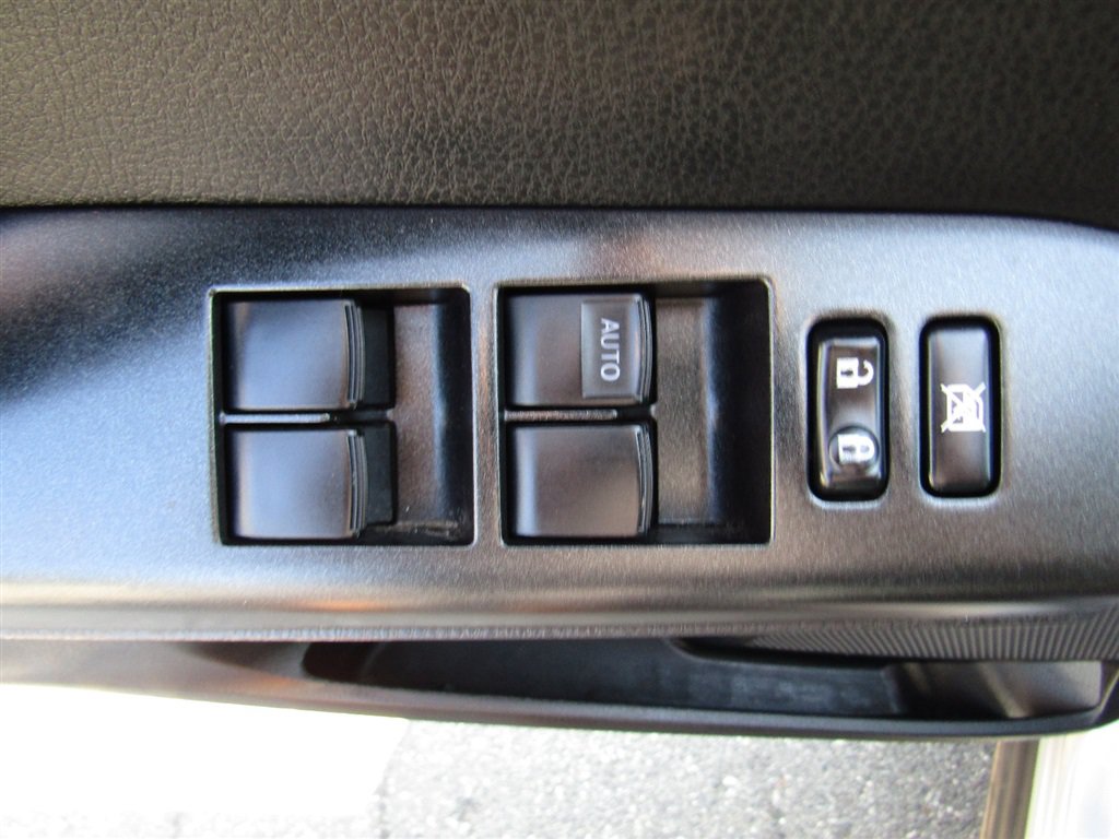 Used 2016 Toyota RAV4 XLE AWD/4WD image 16