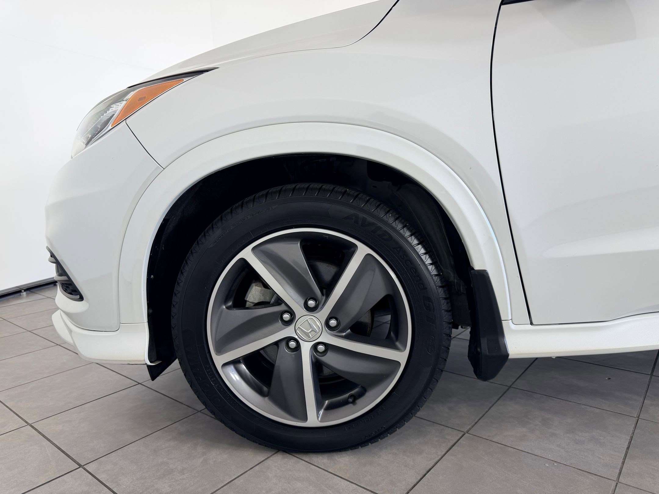 Used 2019 Honda HR-V Touring image 11