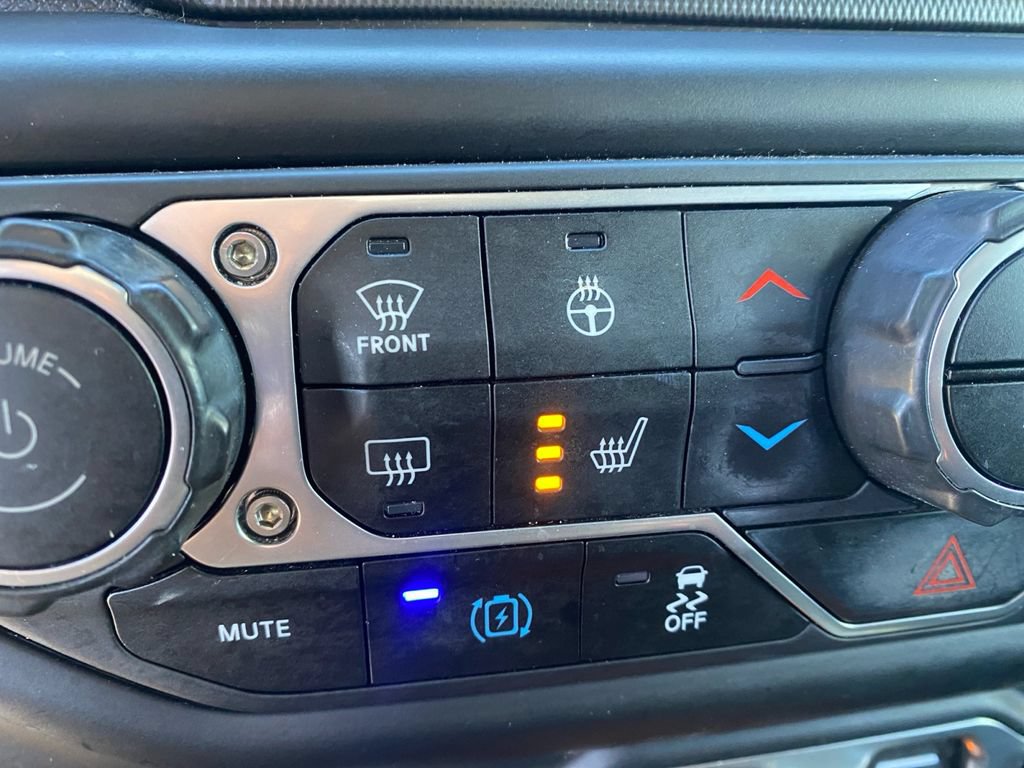 Used 2023 Jeep Wrangler Unlimited w/ Sun & Screen Package AWD/4WD image 19