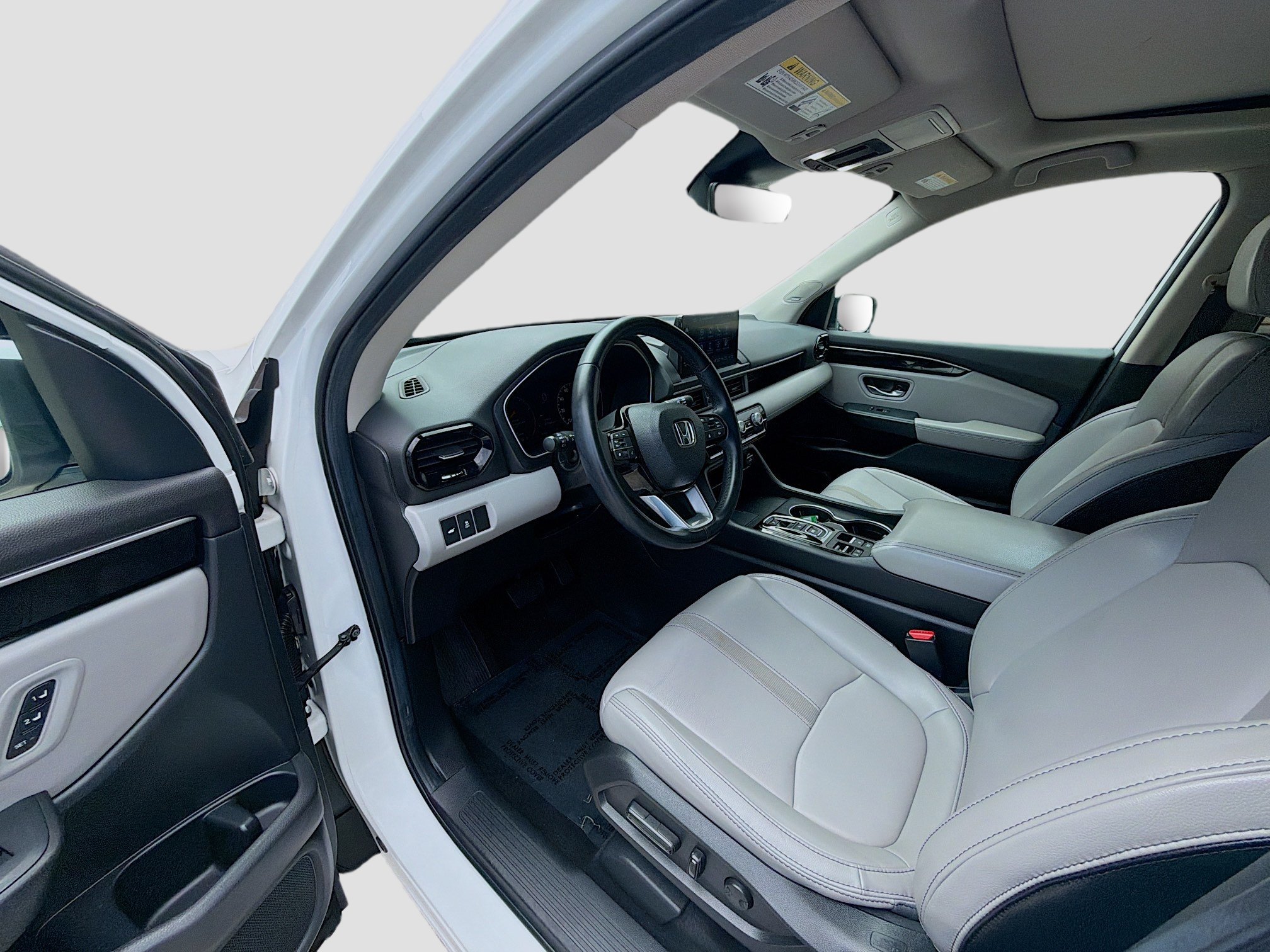 Used 2025 Honda Pilot Touring image 7