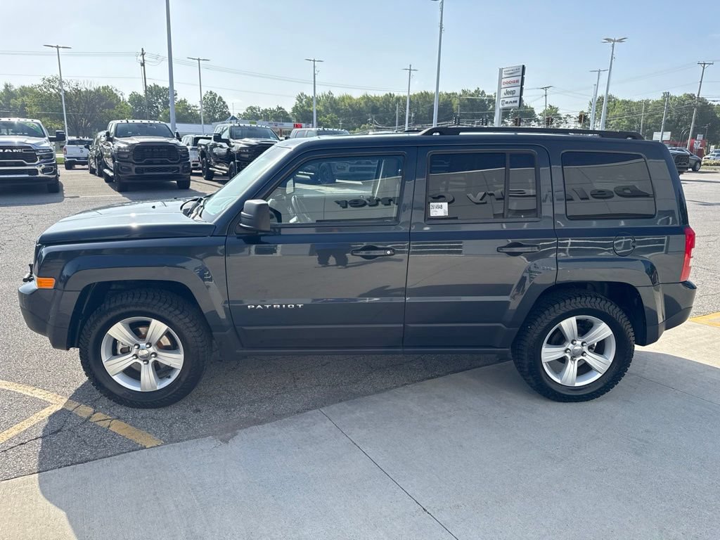 Used 2014 Jeep Patriot Latitude AWD/4WD image 8