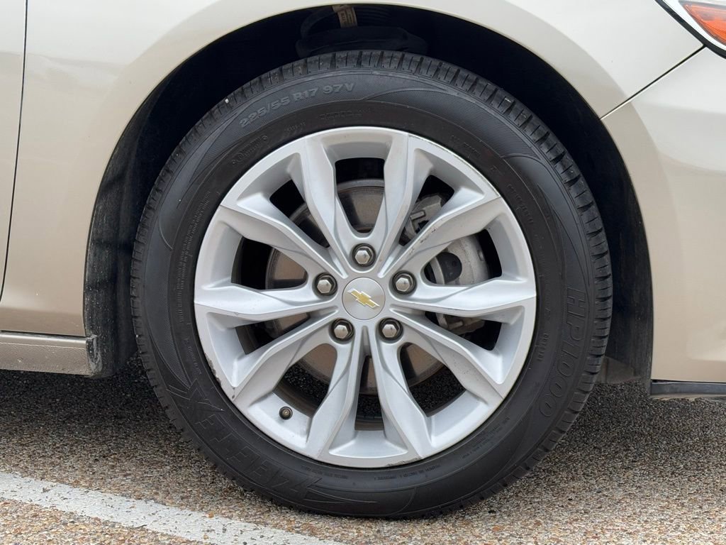 Used 2022 Chevrolet Malibu LT FWD image 7