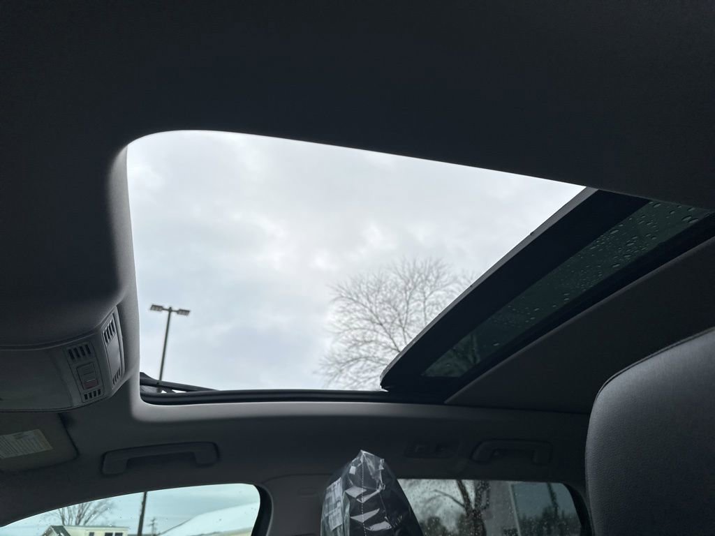 New 2026 Volkswagen Taos SE image 21