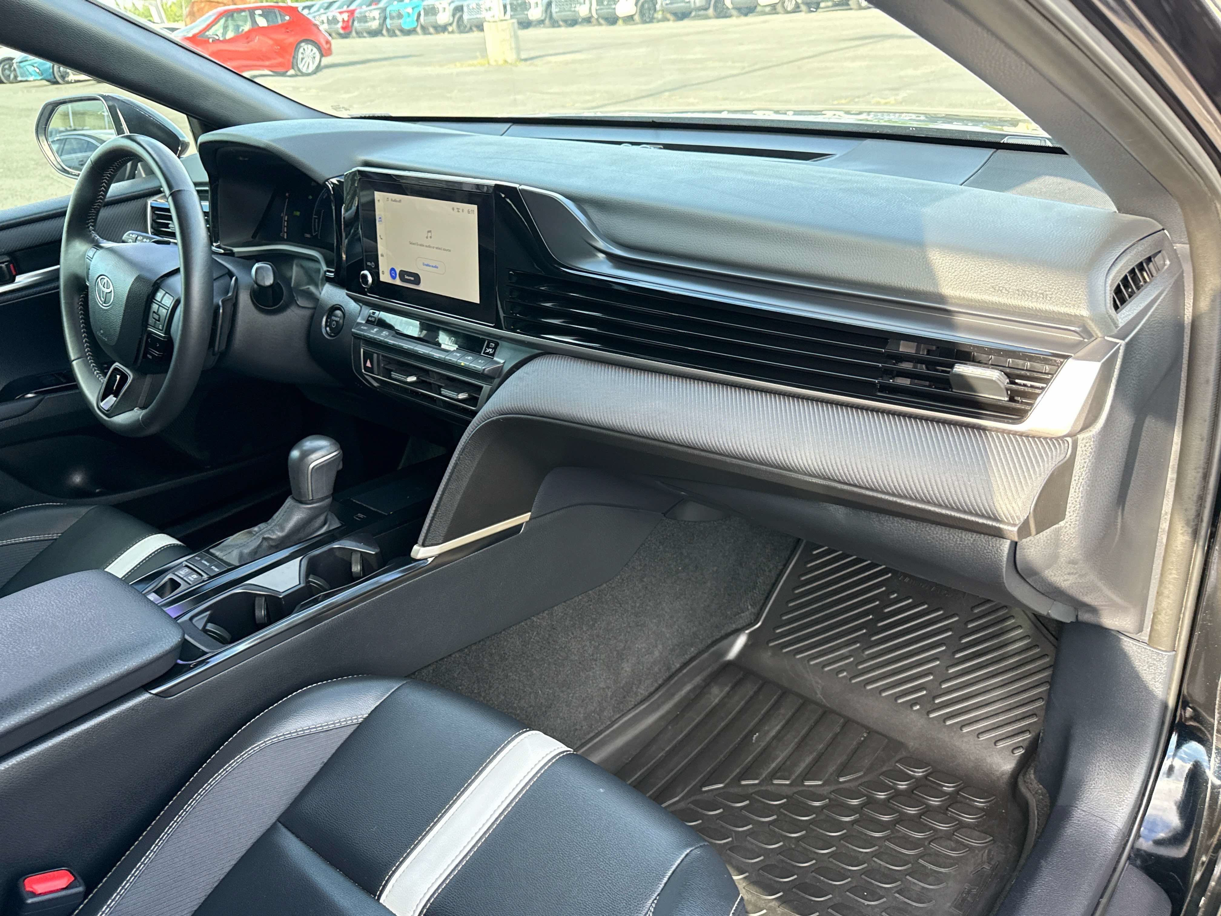 Used 2025 Toyota Camry SE FWD image 18