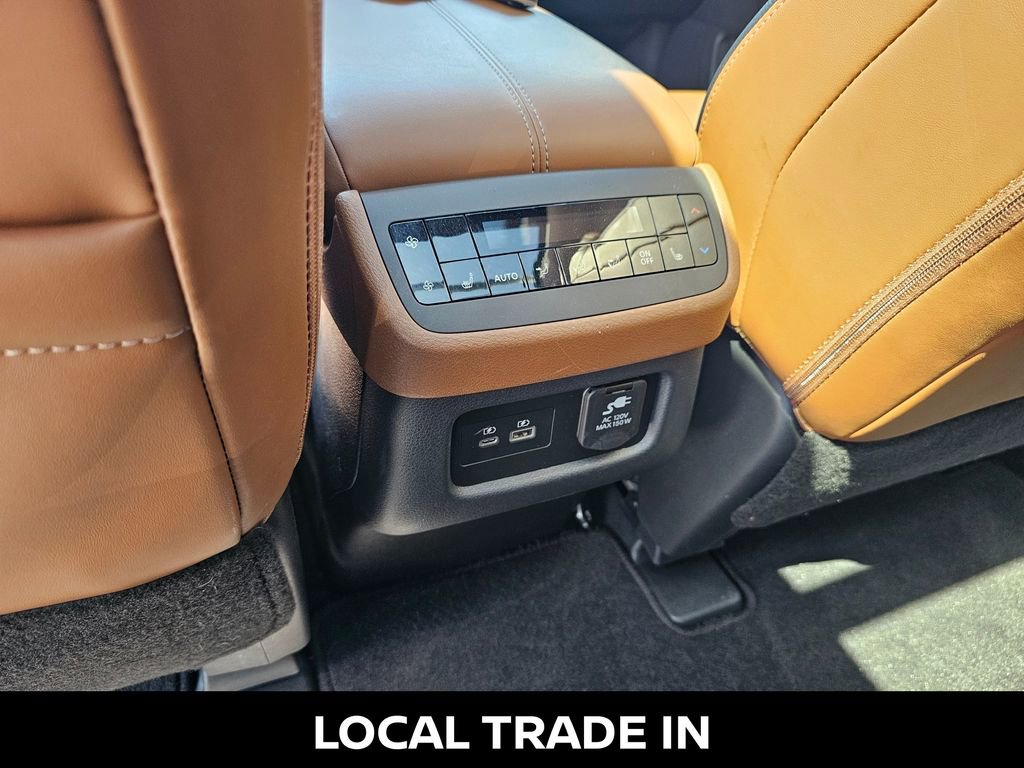 Used 2025 Nissan Pathfinder Platinum w/ Cargo Package image 17