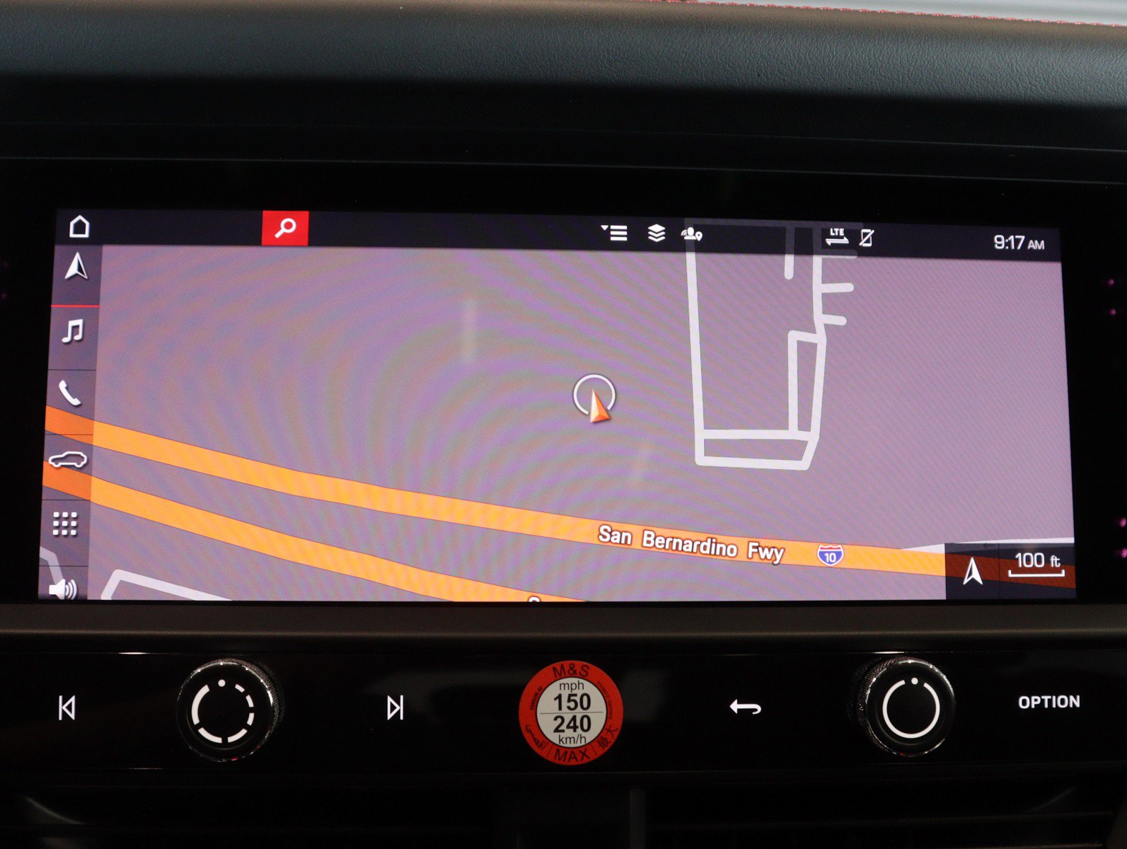 Certified 2024 Porsche Macan AWD/4WD image 20