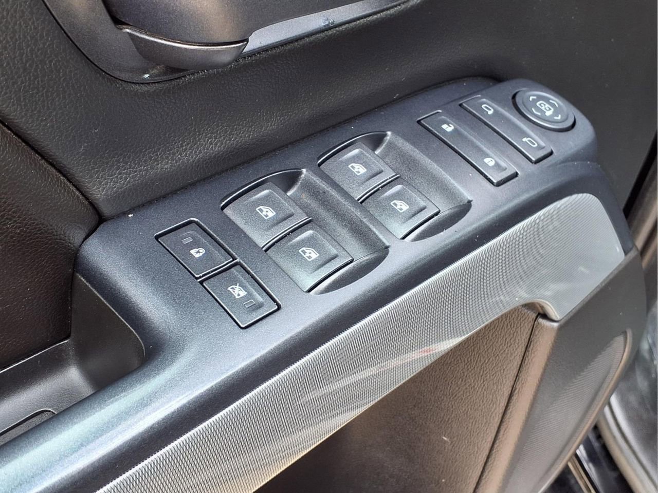 Used 2017 Chevrolet Silverado 1500 LT w/ Midnight Edition image 13