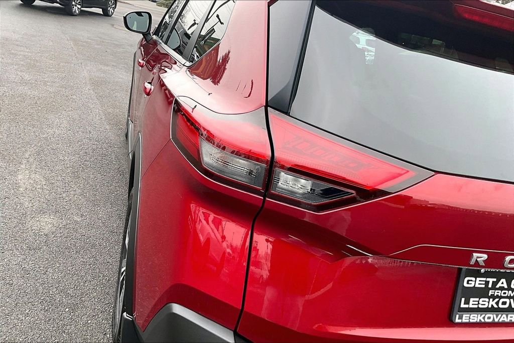 Used 2023 Nissan Rogue SV image 29