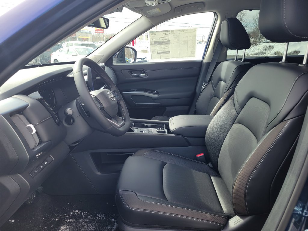 New 2026 Nissan Pathfinder SL w/ SL Premium Package AWD/4WD image 14