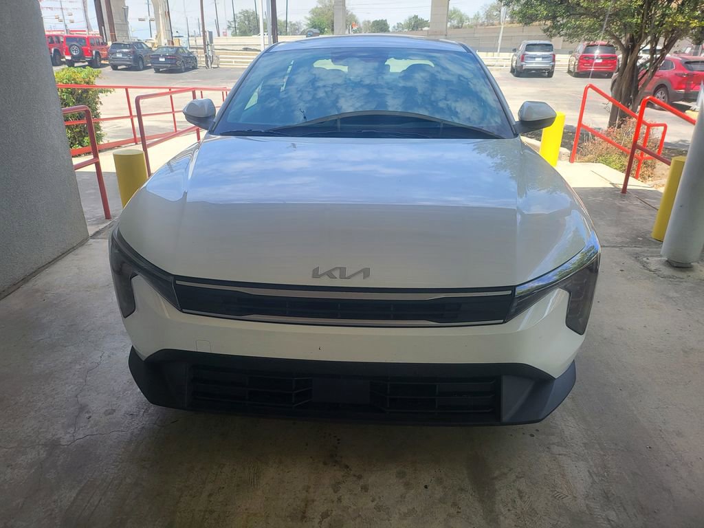 Used 2025 Kia K4 LXS image 2