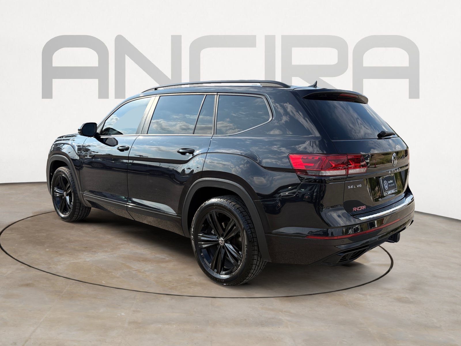 Certified 2022 Volkswagen Atlas SEL R-Line AWD/4WD image 8
