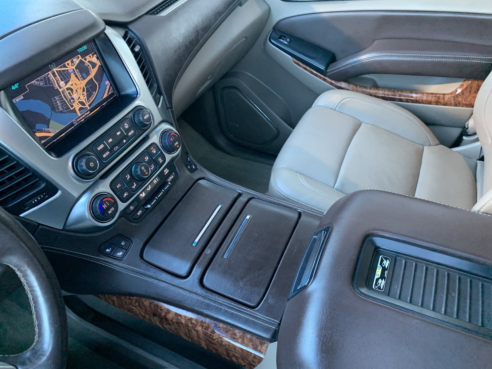 Used 2016 Chevrolet Suburban LTZ image 31