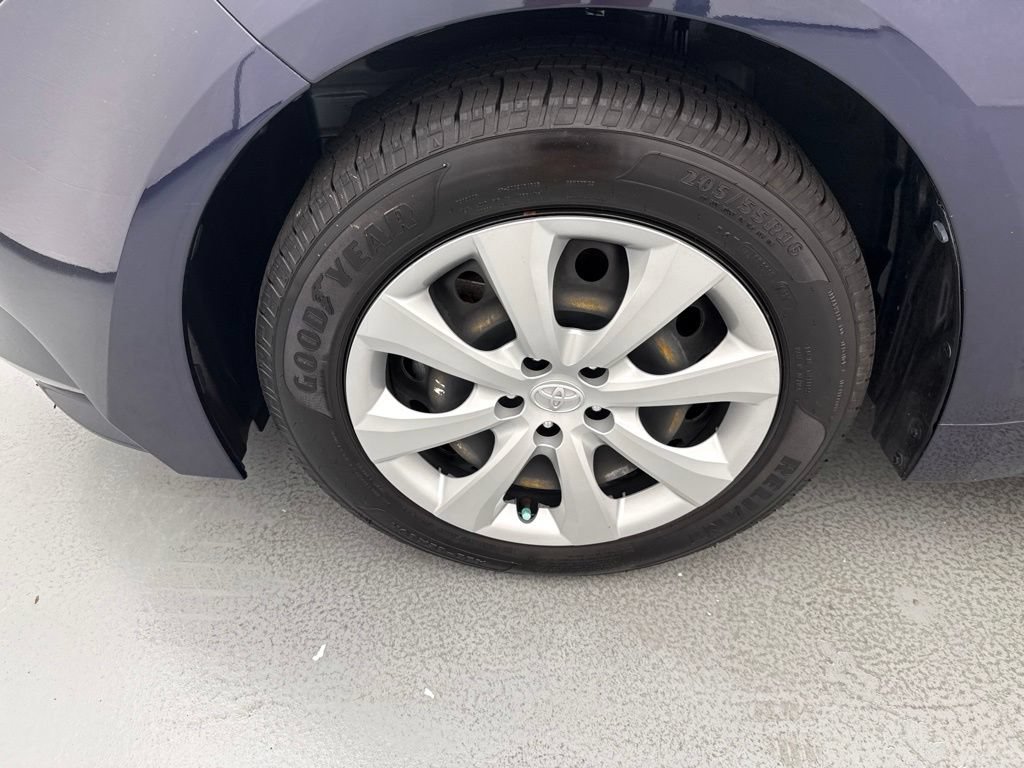 Used 2023 Toyota Corolla LE FWD image 5