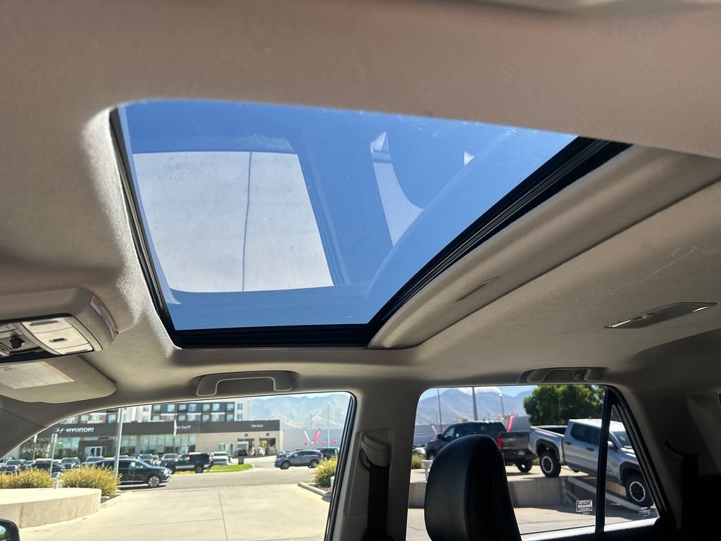 Certified 2024 Toyota 4Runner SR5 Premium w/ Moonroof Package AWD/4WD image 25