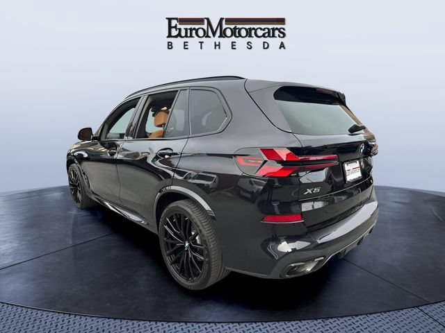 Used 2024 BMW X5 xDrive40i w/ M Sport Package AWD/4WD image 3
