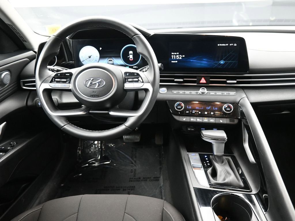 Certified 2023 Hyundai Elantra SEL w/ Convenience Package image 19