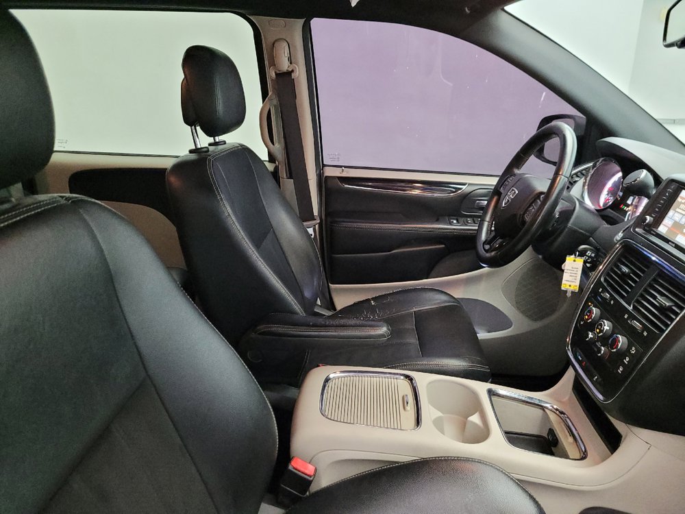 Used 2017 Dodge Grand Caravan SXT FWD image 21