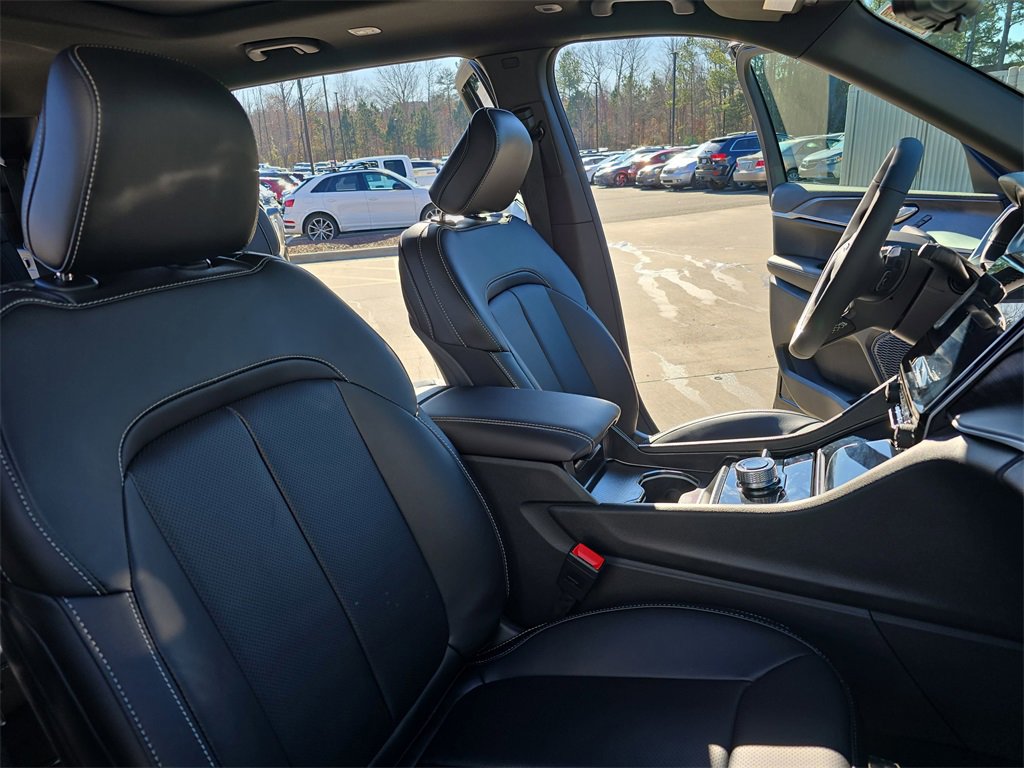 New 2025 Jeep Grand Cherokee L Limited image 10