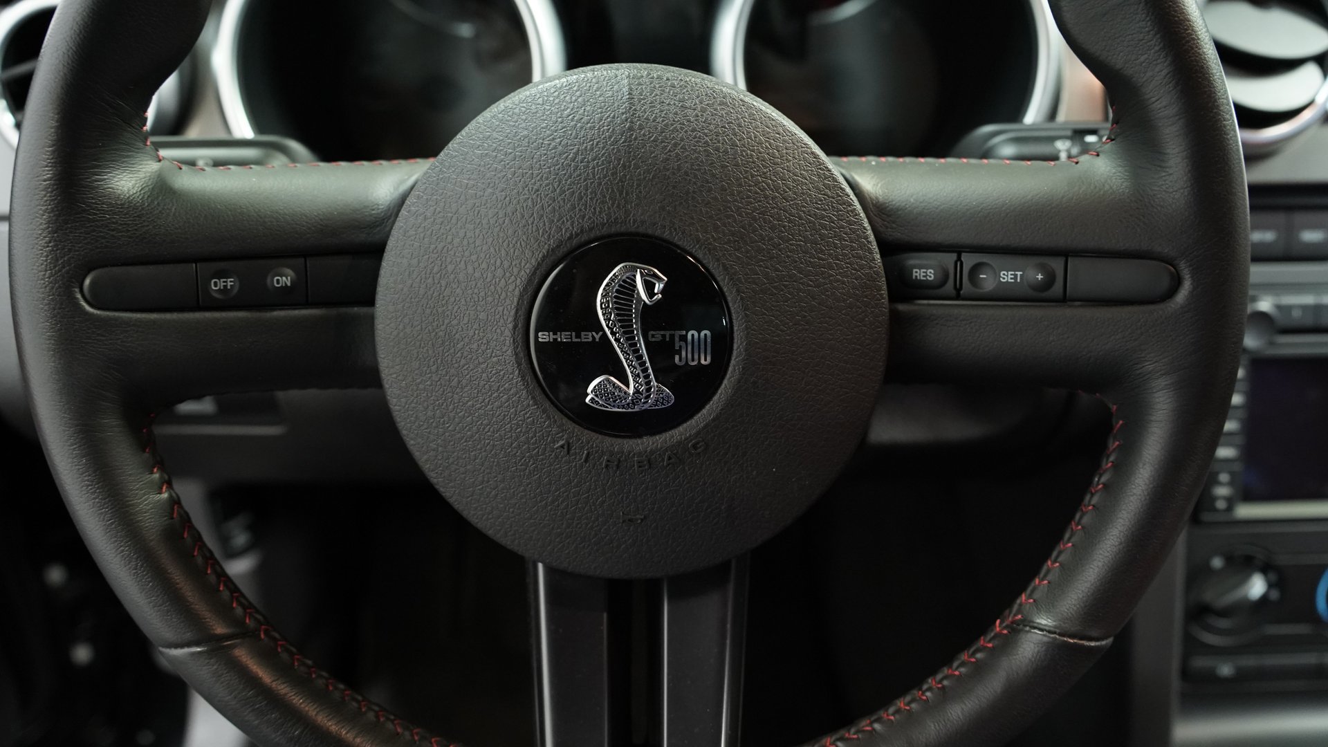 Used 2007 Ford Mustang Shelby GT500 RWD image 30