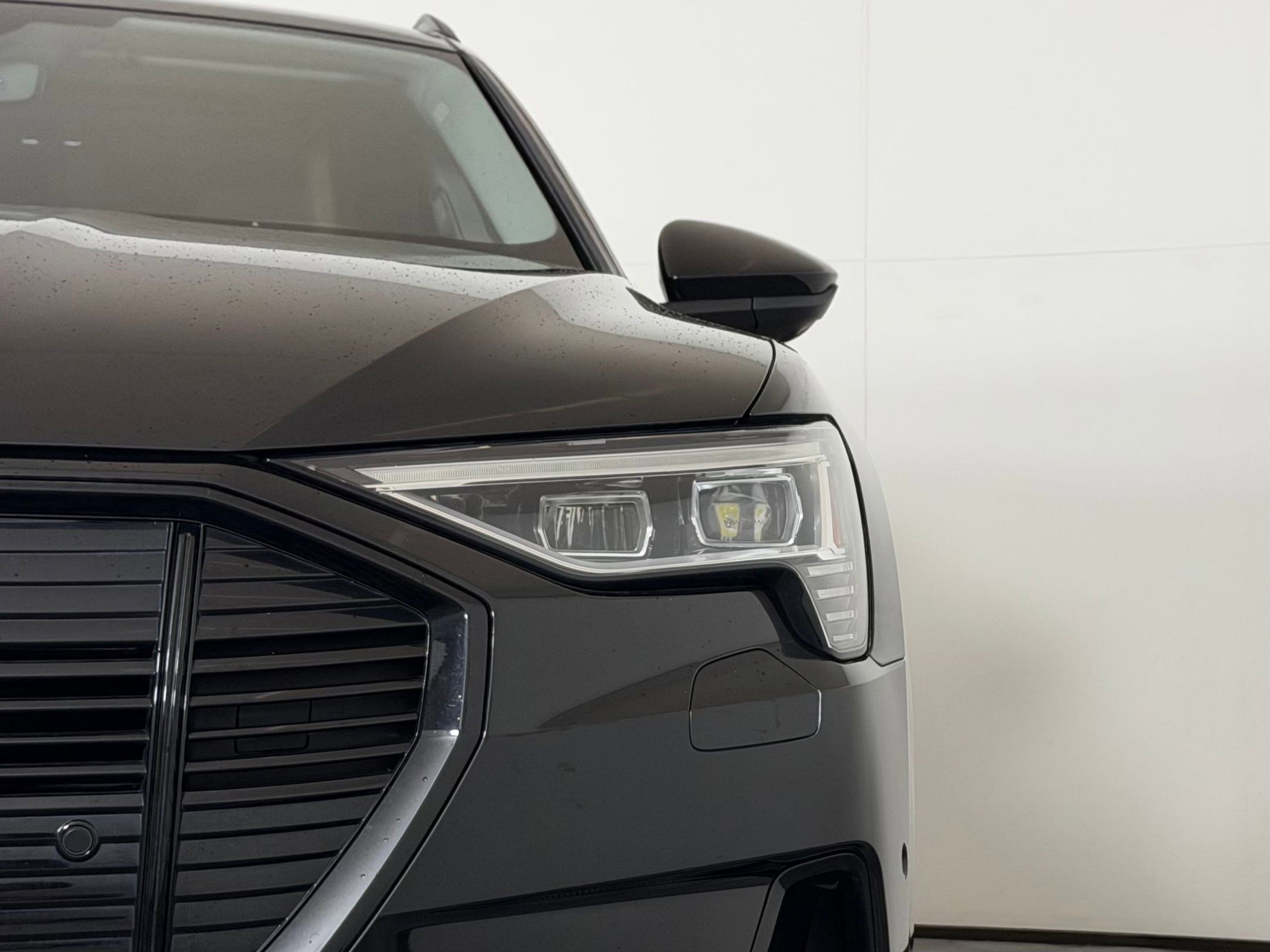 Used 2022 Audi e-tron Premium w/ Convenience Plus Package image 10