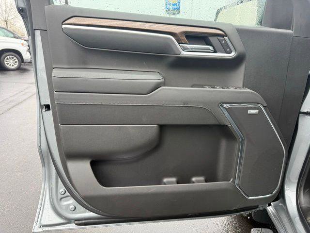 New 2026 Chevrolet Silverado 1500 RST w/ Dark Appearance Package image 24