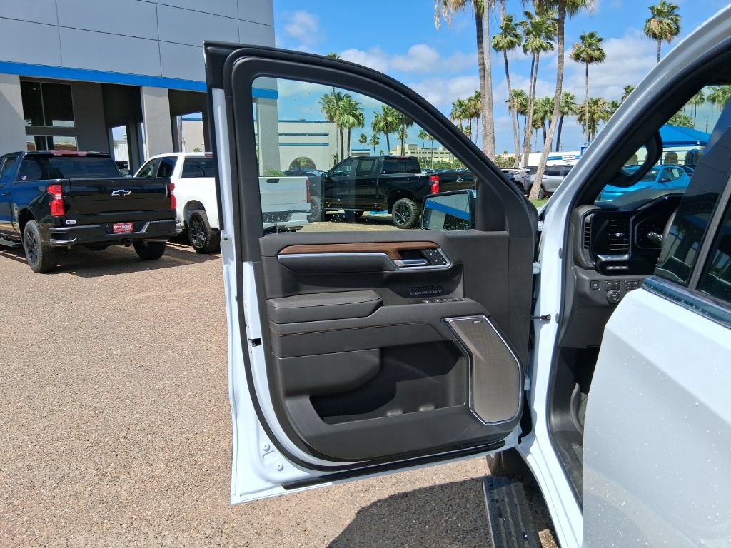 New 2026 Chevrolet Silverado 1500 High Country AWD/4WD image 17