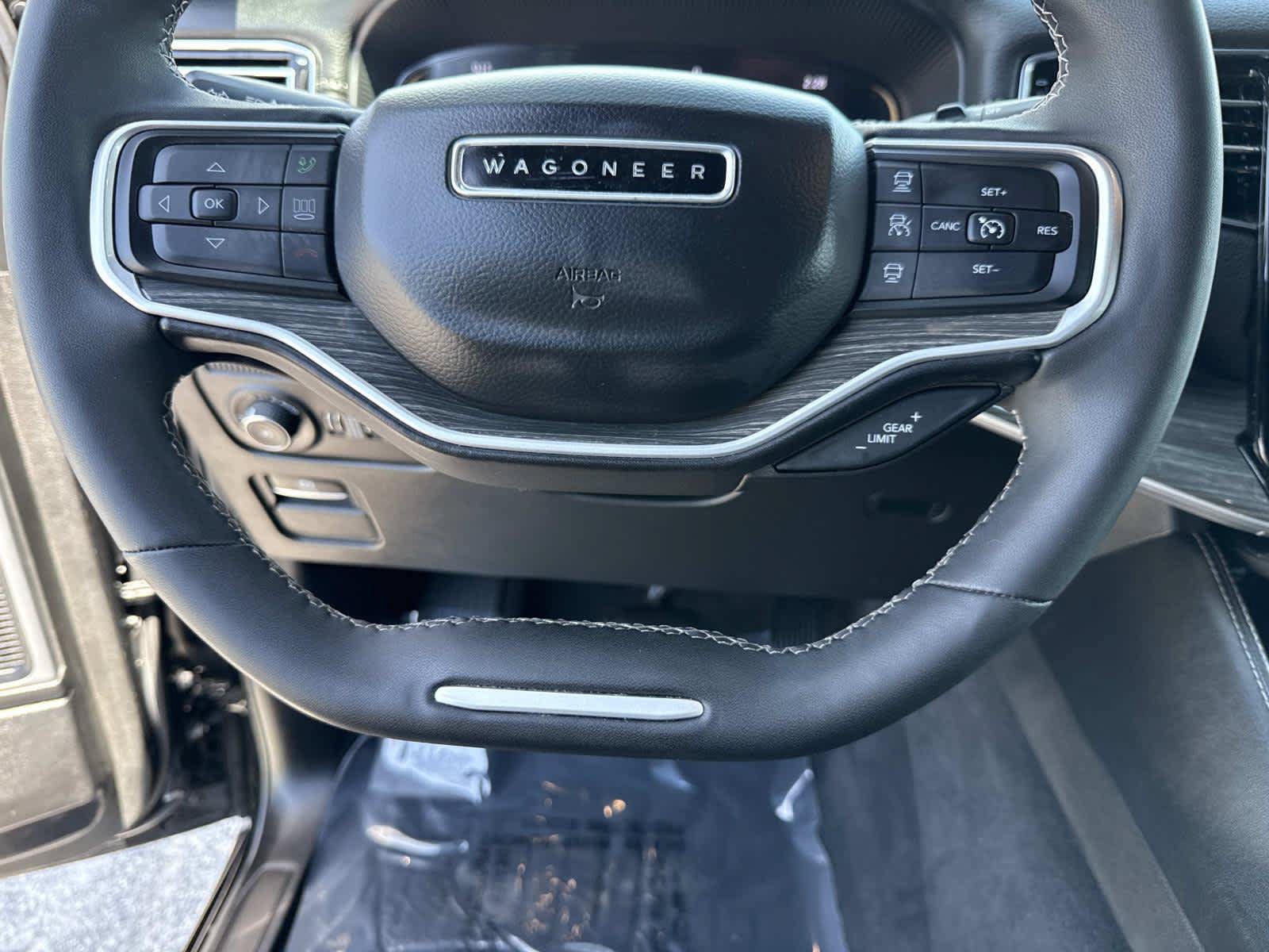 Used 2022 Jeep Wagoneer Series II AWD/4WD image 18