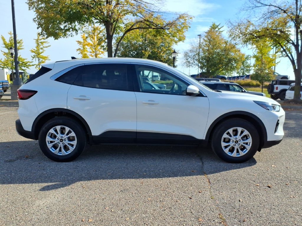 Used 2023 Ford Escape Active w/ Tech Pack #2 AWD/4WD image 6
