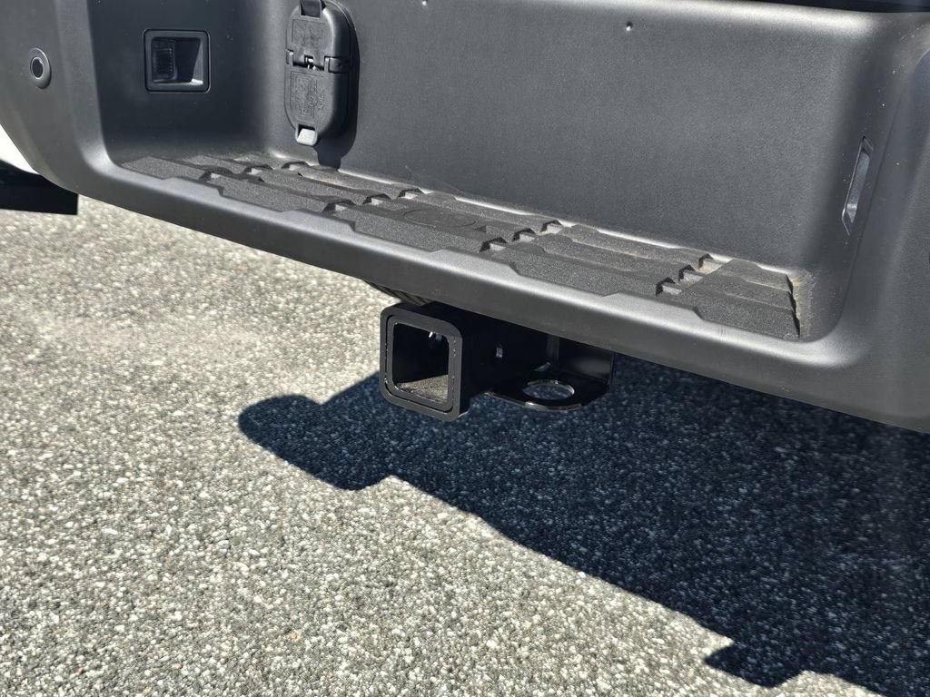New 2026 Nissan Frontier SV w/ Tow Package AWD/4WD image 6